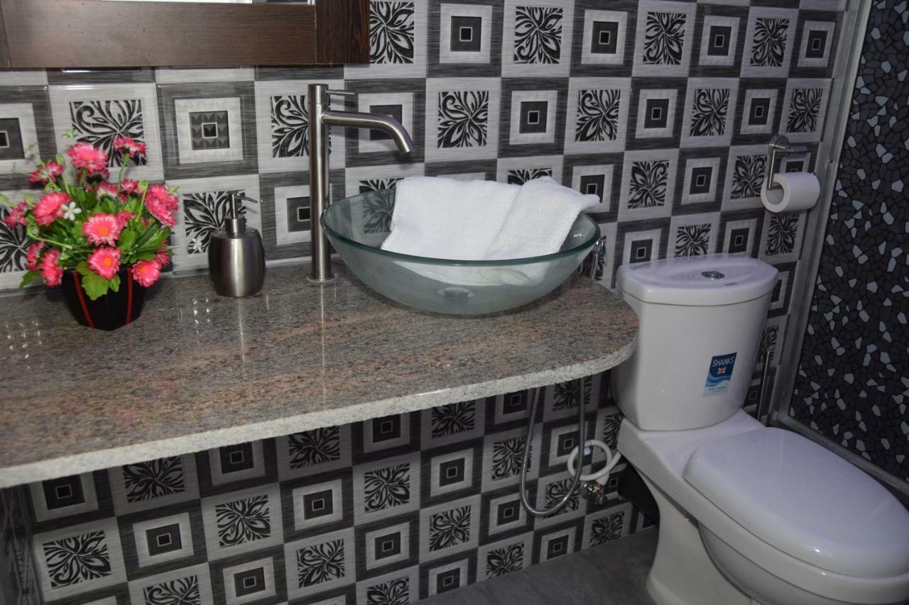 Hotel Agape Маннар Экстерьер фото